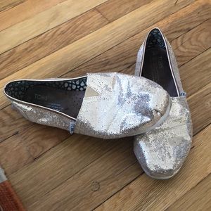 Toms Women’s Classics in Gold Sparkle